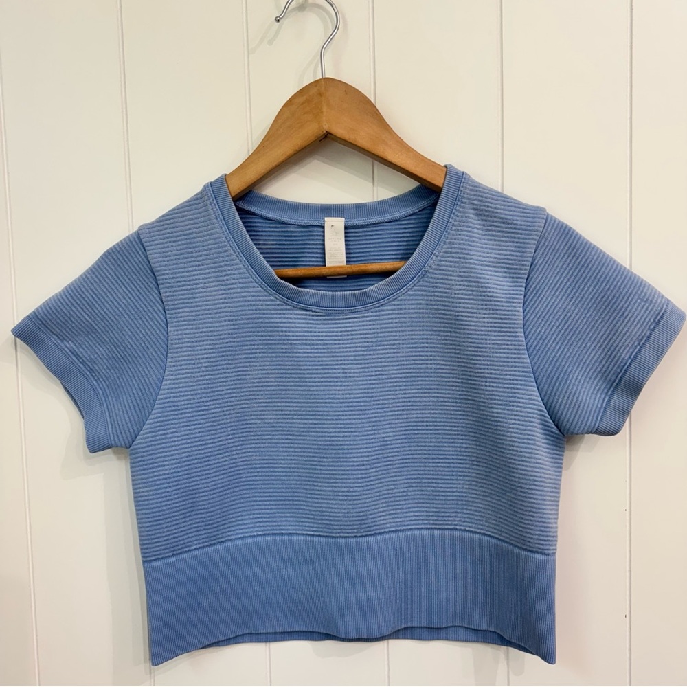 Offline by Aerie Blue Fitted Athletic Crop Top Size Medium